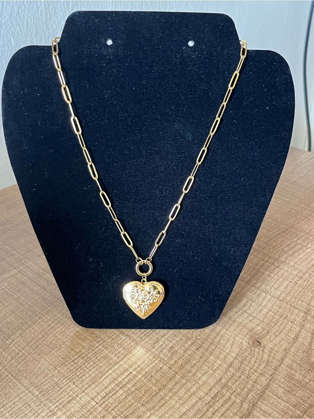 Gold Heart Locket Pendant Necklace - Women Jewelry